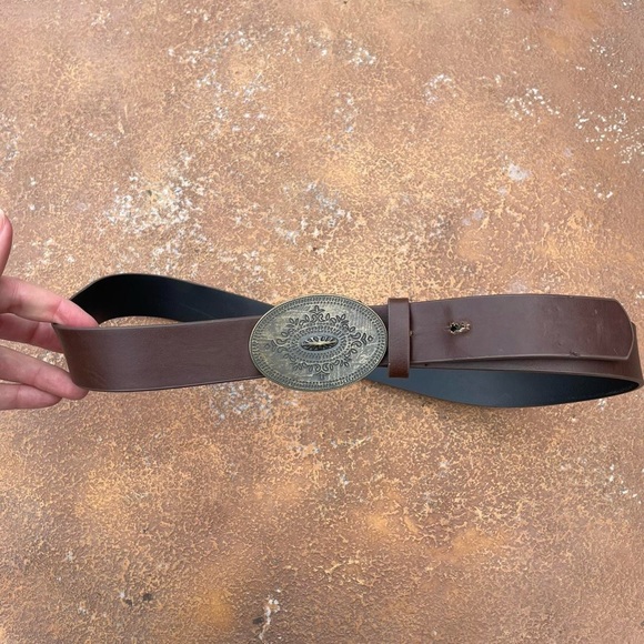 Brown country belt
Length 40 in (size m) - Picture 3 of 5